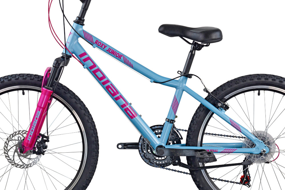 Rower młodzieżowy INDIANA Roxy Jr 24 cale dla dziewczynki Niebieski rama zaprojektowana z myślą o najmłodszych rowerzystach 13-calowa aluminiowa rower jest lżejszy jazda bardziej płynna dostosowana do najmłodszych geometria roweru ułatwia wsiadanie zsiadanie łatwiejsze manewrowanie wybór rozmiaru ramy wzrost Twojego dziecka mierzony w zrelaksowanej pozycji typ roweru