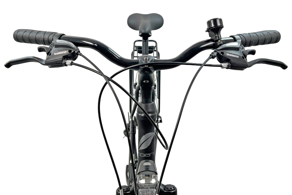 Rower trekkingowy INDIANA X-Road 1.0 M21 28 cali męski Czarny kierownica marki Sovereign lekka mniejsza masa roweru antyposlizgowy material na manetkach dzwonek