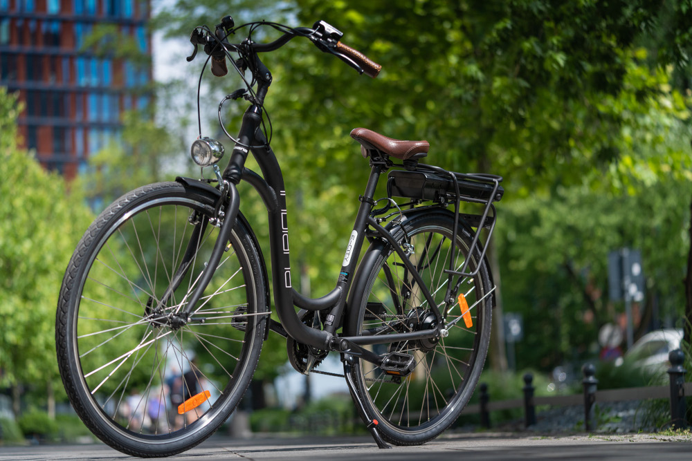 Rower elektryczny INDIANA E-City U17 28 cali Czarny środek codziennego transportu weekendowe przejażdżki